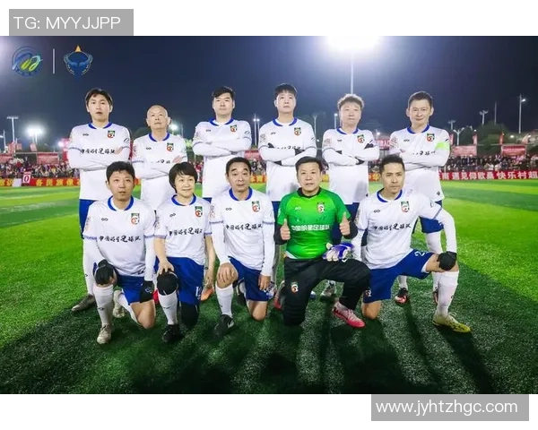 足球巨星齐聚一堂展开精彩挑战赛展现球技与团队合作精神