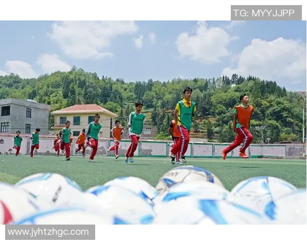 足球明星光临纳雍引发热议球迷期待与偶像亲密接触 足球明星光临纳雍引发热议球迷期待与偶像亲密接触