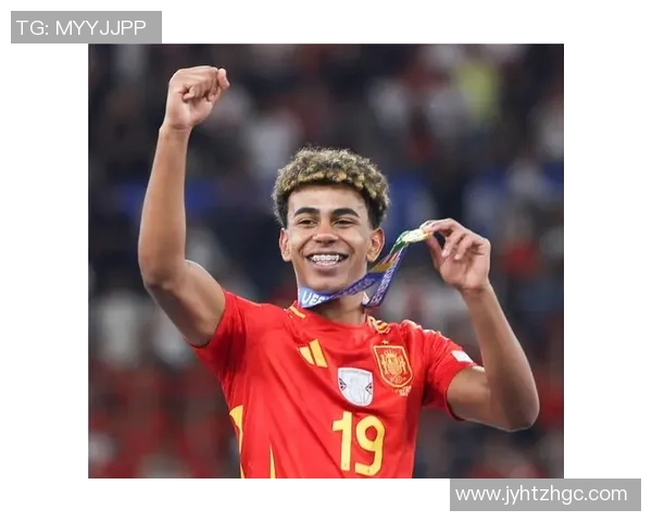 足球明星秋衣号的传奇之路与背后的故事揭秘 足球明星秋衣号的传奇之路与背后的故事揭秘