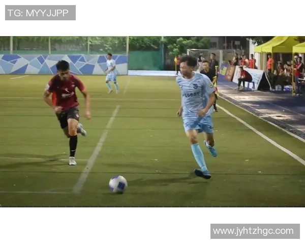 足球明星精彩瞬间集锦尽显球场风采与技艺之美 足球明星精彩瞬间集锦尽显球场风采与技艺之美