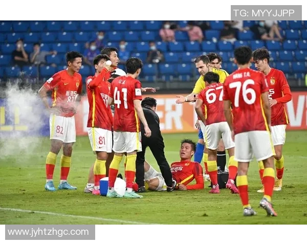 足球战术：广州足球队的包夹体系